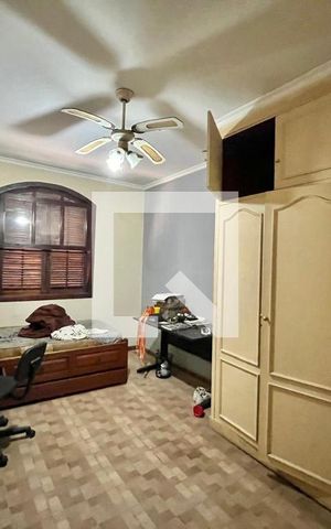 Casa à venda com 300m², 4 quartos e 2 vagasSuíte 1