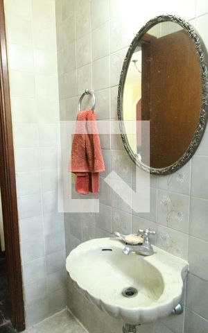 Casa à venda com 300m², 4 quartos e 2 vagasLavabo