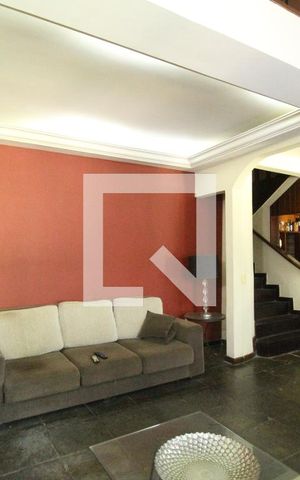 Casa à venda com 300m², 4 quartos e 2 vagasSala de TV