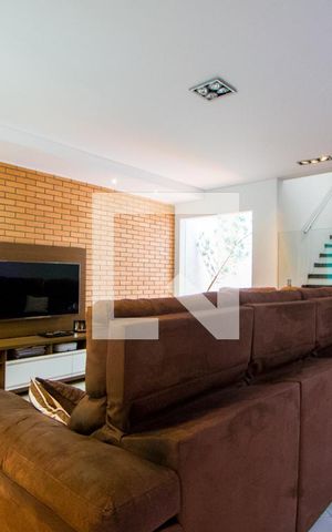 Casa à venda com 172m², 3 quartos e 2 vagas Casa à venda com 172m², 3 quartos e 2 vagasSala