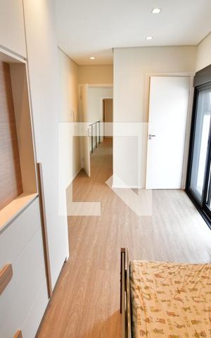 Casa de condomínio à venda com 213m², 3 quartos e 2 vagasQuarto Suíte 2