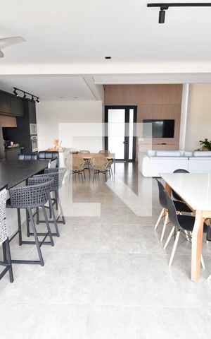 Casa de condomínio à venda com 213m², 3 quartos e 2 vagasSala