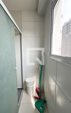 Apartamento à venda com 39m², 2 quartos e sem vaga Apartamento à venda com 39m², 2 quartos e sem vagaÁrea de Serviço