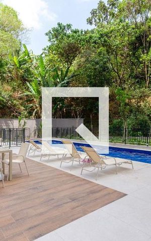 Apartamento à venda com 39m², 2 quartos e sem vaga Apartamento à venda com 39m², 2 quartos e sem vagaPiscina