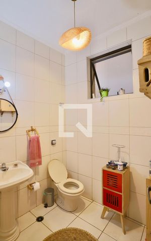 Casa à venda com 260m², 4 quartos e 3 vagas Casa à venda com 260m², 4 quartos e 3 vagasLavabo