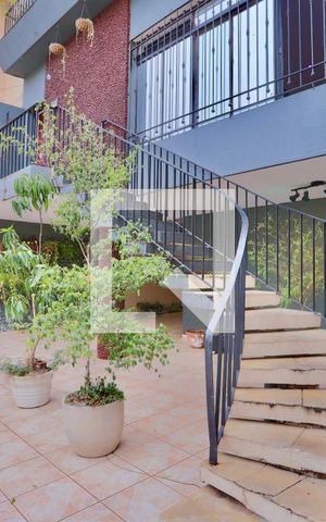 Casa à venda com 260m², 4 quartos e 3 vagas Casa à venda com 260m², 4 quartos e 3 vagasEntrada