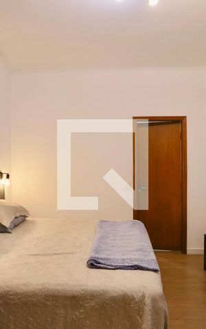 Casa à venda com 260m², 4 quartos e 3 vagas Casa à venda com 260m², 4 quartos e 3 vagasQuarto 1