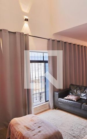Casa à venda com 260m², 4 quartos e 3 vagas Casa à venda com 260m², 4 quartos e 3 vagasSala