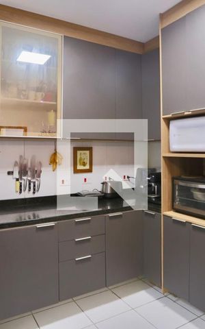 Casa à venda com 260m², 4 quartos e 3 vagas Casa à venda com 260m², 4 quartos e 3 vagasCozinha