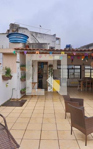 Casa à venda com 260m², 4 quartos e 3 vagas Casa à venda com 260m², 4 quartos e 3 vagasQuintal