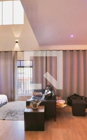Casa à venda com 260m², 4 quartos e 3 vagas Casa à venda com 260m², 4 quartos e 3 vagasSala