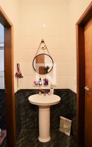 Casa à venda com 260m², 4 quartos e 3 vagas Casa à venda com 260m², 4 quartos e 3 vagasBanheiro do Quarto 2