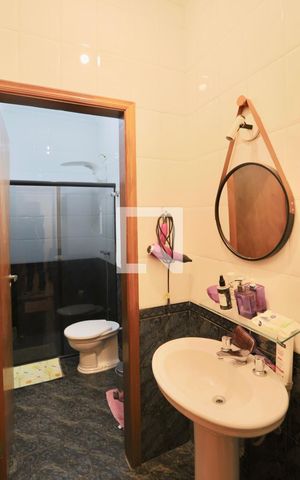 Casa à venda com 260m², 4 quartos e 3 vagas Casa à venda com 260m², 4 quartos e 3 vagasBanheiro do Quarto 2