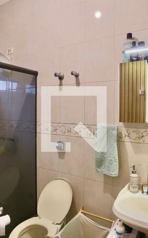 Casa à venda com 260m², 4 quartos e 3 vagas Casa à venda com 260m², 4 quartos e 3 vagasBanheiro do Quarto 1