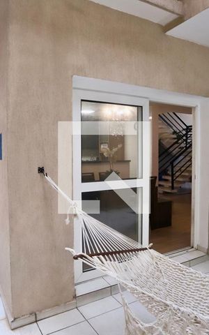 Casa à venda com 260m², 4 quartos e 3 vagas Casa à venda com 260m², 4 quartos e 3 vagasQuintal