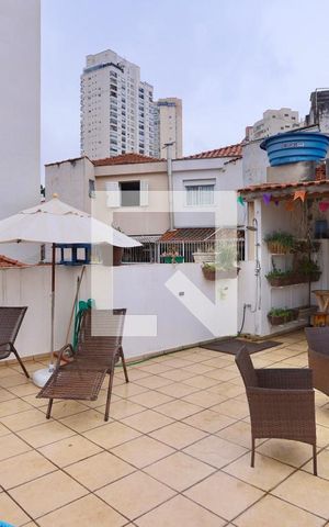 Casa à venda com 260m², 4 quartos e 3 vagas Casa à venda com 260m², 4 quartos e 3 vagasQuintal