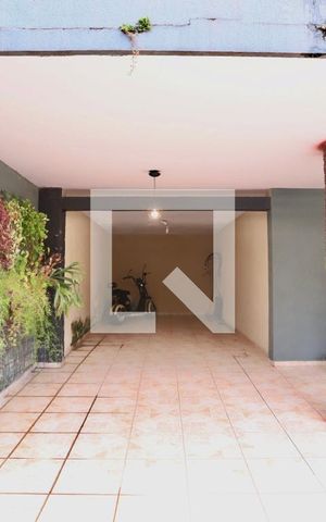 Casa à venda com 260m², 4 quartos e 3 vagas Casa à venda com 260m², 4 quartos e 3 vagasGaragem