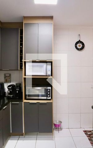Casa à venda com 260m², 4 quartos e 3 vagas Casa à venda com 260m², 4 quartos e 3 vagasCozinha