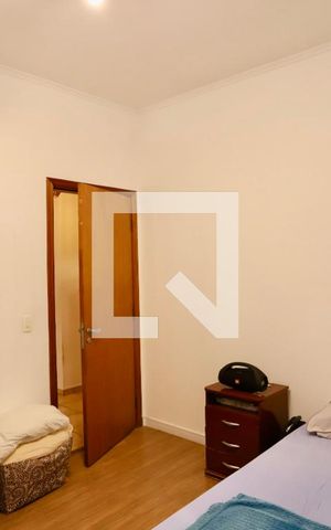 Casa à venda com 260m², 4 quartos e 3 vagas Casa à venda com 260m², 4 quartos e 3 vagasCloset