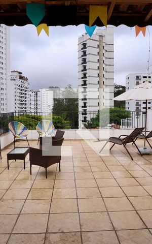 Casa à venda com 260m², 4 quartos e 3 vagas Casa à venda com 260m², 4 quartos e 3 vagasQuintal