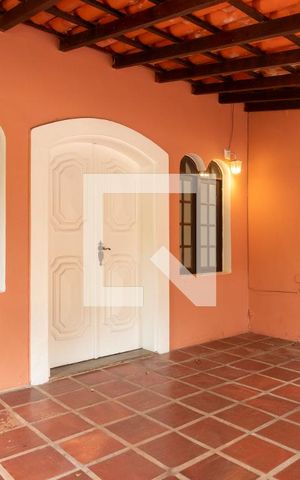 Casa para alugar com 280m², 4 quartos e 2 vagas Casa para alugar com 280m², 4 quartos e 2 vagasSala