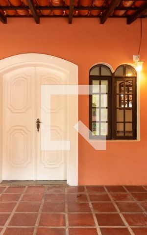 Casa para alugar com 280m², 4 quartos e 2 vagas Casa para alugar com 280m², 4 quartos e 2 vagasSala