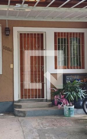 Casa à venda com 45m², 2 quartos e 1 vaga Casa à venda com 45m², 2 quartos e 1 vagaGaragem