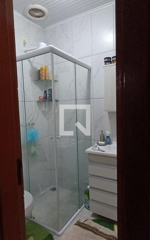 Casa à venda com 45m², 2 quartos e 1 vaga Casa à venda com 45m², 2 quartos e 1 vagaBanheiro
