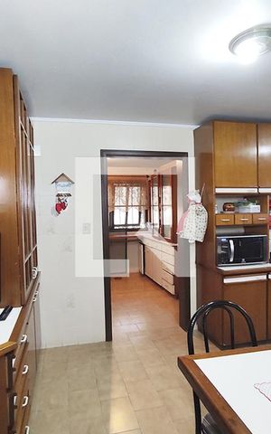 Casa de condomínio à venda com 185m², 6 quartos e 3 vagas Casa de condomínio à venda com 185m², 6 quartos e 3 vagasCozinha