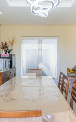 Casa à venda com 300m², 3 quartos e 2 vagas Casa à venda com 300m², 3 quartos e 2 vagasSala de Jantar
