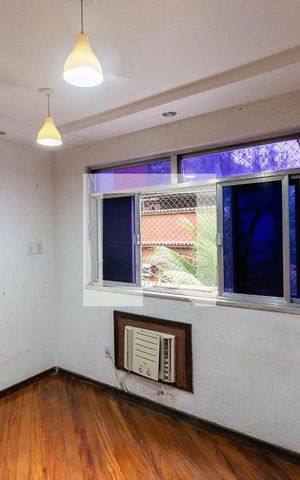 Casa à venda com 340m², 4 quartos e 3 vagasSuíte