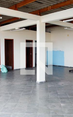 Casa à venda com 478m², 5 quartos e 2 vagas Casa à venda com 478m², 5 quartos e 2 vagasÁrea comum