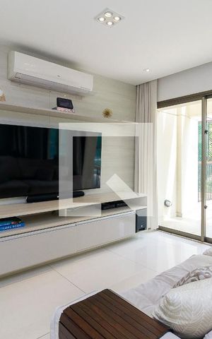 Apartamento à venda com 218m², 3 quartos e 3 vagas Apartamento à venda com 218m², 3 quartos e 3 vagasSala