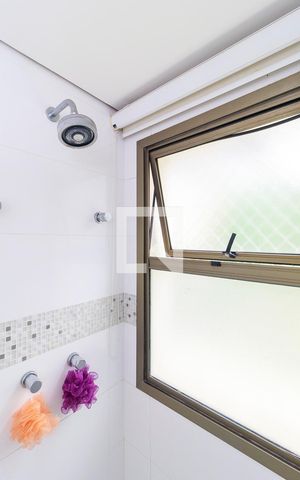 Apartamento à venda com 218m², 3 quartos e 3 vagas Apartamento à venda com 218m², 3 quartos e 3 vagasSuíte 1 - Banheiro