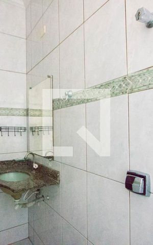 Apartamento para alugar com 60m², 2 quartos e 1 vaga Apartamento para alugar com 60m², 2 quartos e 1 vagaBanheiro do quarto 1