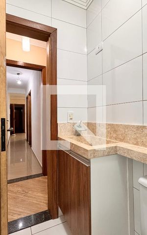 Apartamento à venda com 58m², 2 quartos e 1 vaga Apartamento à venda com 58m², 2 quartos e 1 vagaBanheiro da suíte