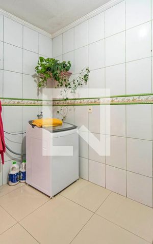 Casa à venda com 133m², 3 quartos e 1 vaga Casa à venda com 133m², 3 quartos e 1 vagaÁrea de Serviço