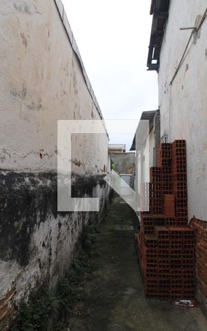 Casa à venda com 300m², 1 quarto e 1 vagaQuintal lateral