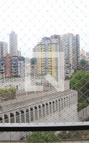 Apartamento à venda com 99m², 3 quartos e 1 vagaSacada