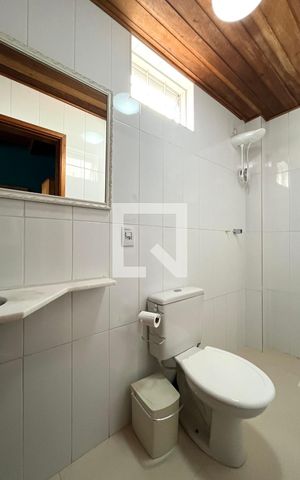 Casa à venda com 234m², 4 quartos e 2 vagasBanheiro da Suíte