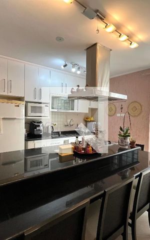 Casa à venda com 234m², 4 quartos e 2 vagasCozinha