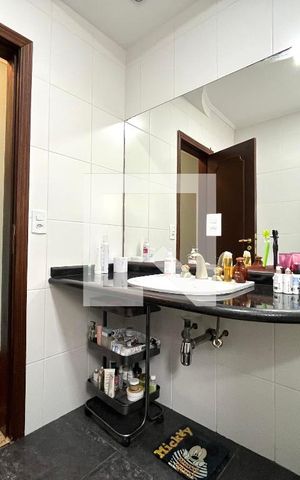 Casa à venda com 234m², 4 quartos e 2 vagasBanheiro Corredor