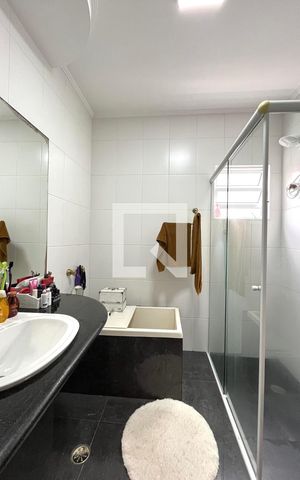 Casa à venda com 234m², 4 quartos e 2 vagasBanheiro Corredor