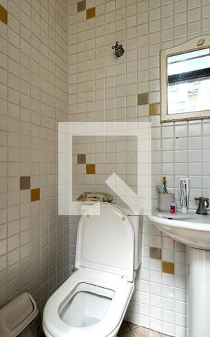 Casa à venda com 234m², 4 quartos e 2 vagasBanheiro de Serviço