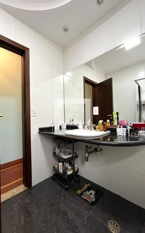 Casa à venda com 234m², 4 quartos e 2 vagasBanheiro Corredor