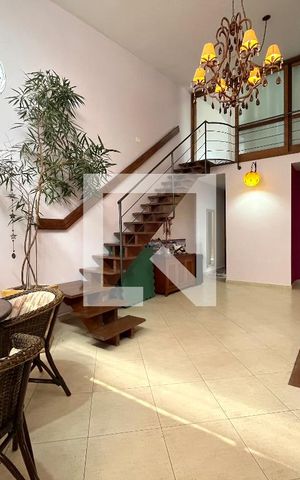 Casa à venda com 234m², 4 quartos e 2 vagasSala