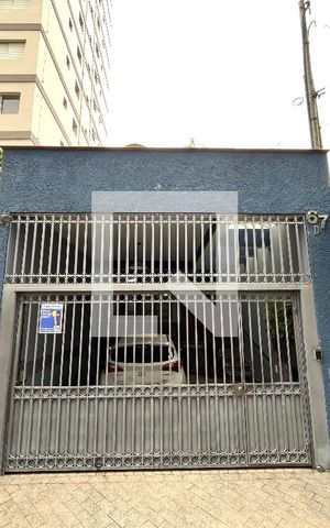 Casa à venda com 234m², 4 quartos e 2 vagasFachada