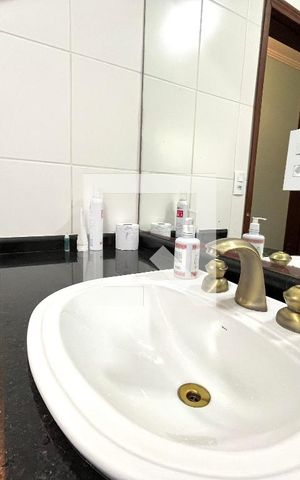 Casa à venda com 234m², 4 quartos e 2 vagasBanheiro Corredor