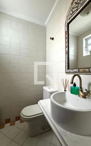 Casa à venda com 234m², 4 quartos e 2 vagasLavabo