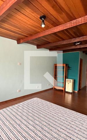 Casa à venda com 234m², 4 quartos e 2 vagasSuite